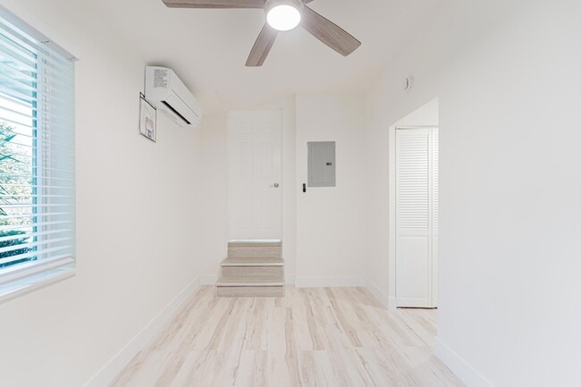 Building Photo - 323 Spanish River Blvd