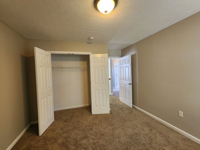 Building Photo - 4 Bedroom 3 Full Bath + Bonus Room