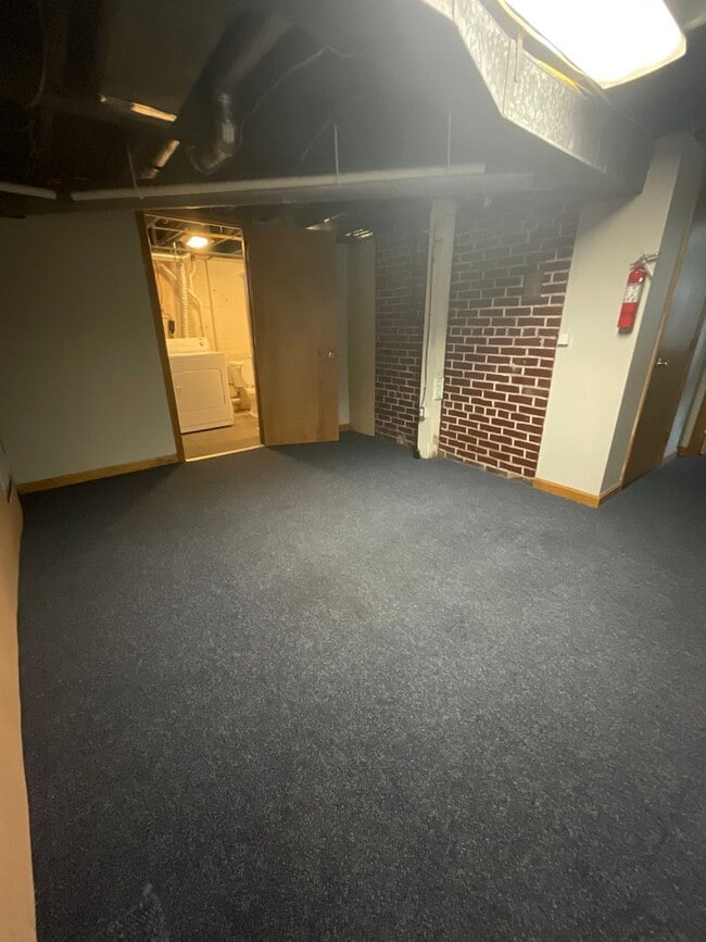 Building Photo - Charming 3 Bed 2 Bath Home! *2027*