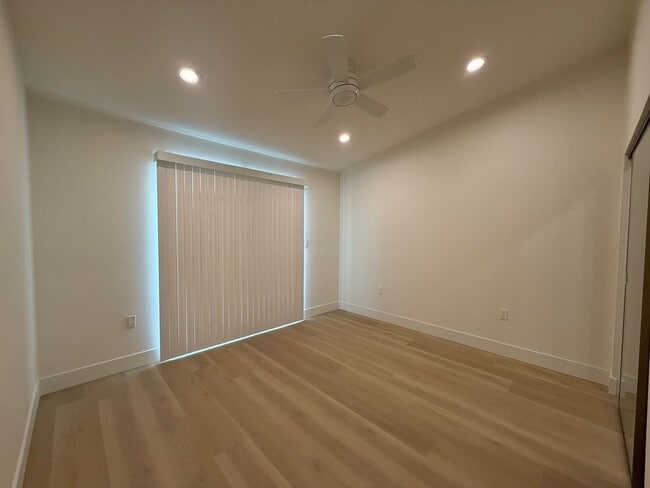 Building Photo - Gorgeous 3 bedrooms, 2.5 baths home