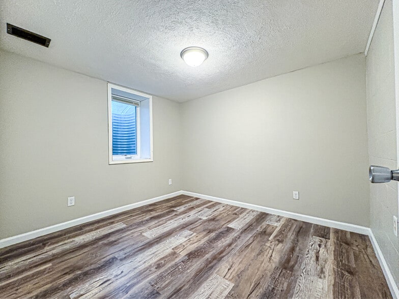 Building Photo - 5618 Huntington Ave