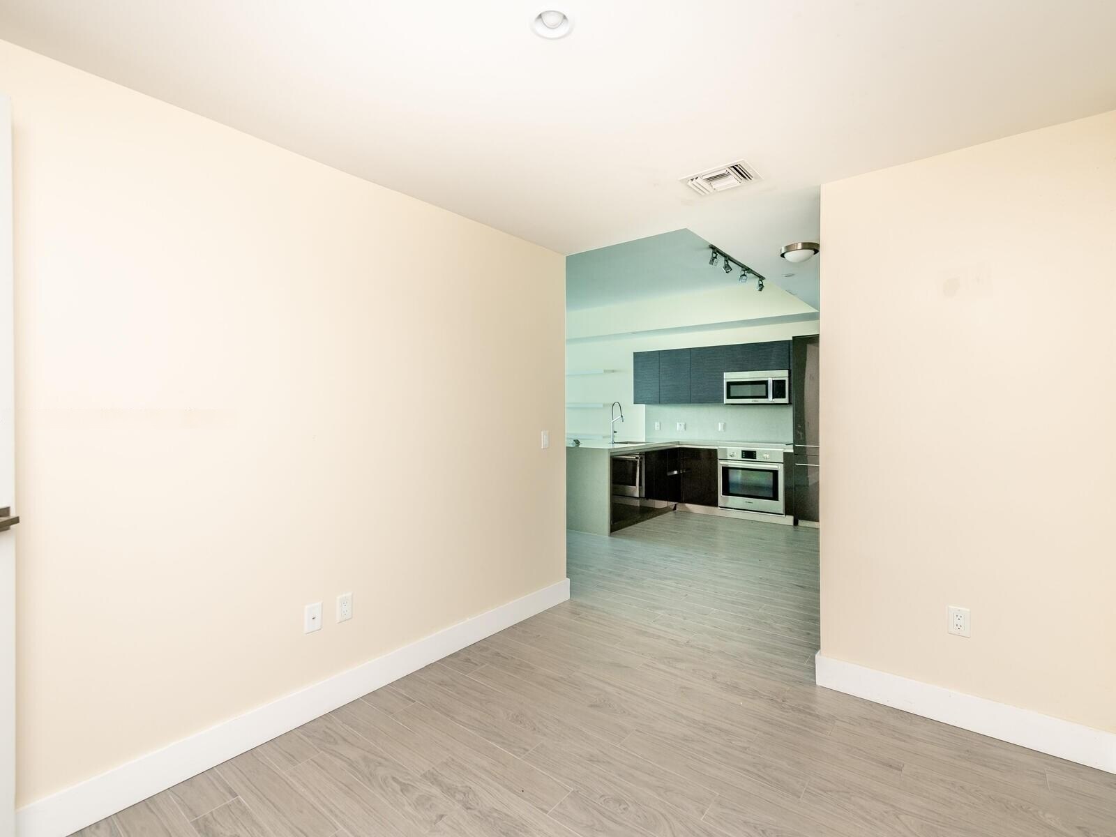 Building Photo - 1080 Brickell Ave