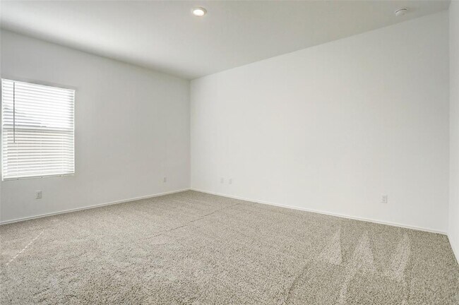 Building Photo - 340 Geode Glen