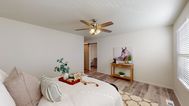 Building Photo - Jackson Heights Townhomes