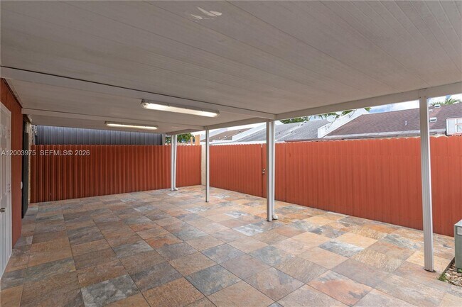 Building Photo - 5655 SW 139th Pl