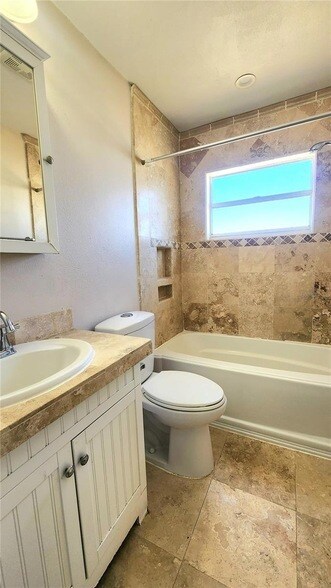 Building Photo - 7809 Vienna Ln