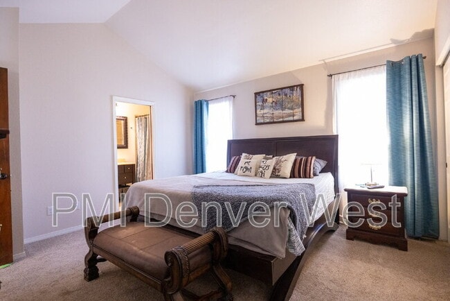 Building Photo - 16821 E Hialeah Ave