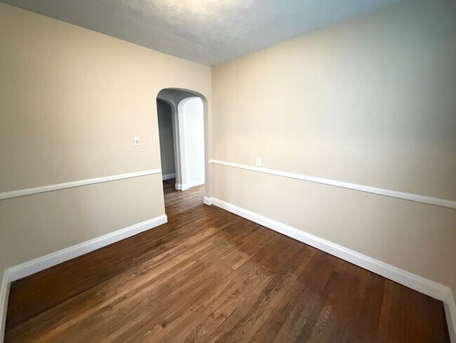 Building Photo - 825 Parkway Dr