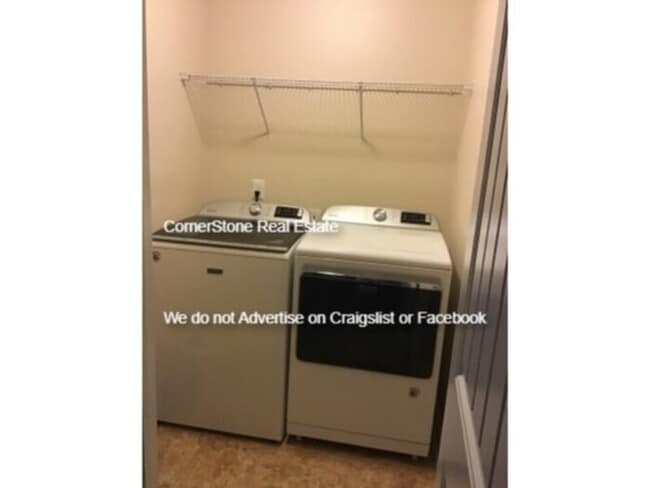 Building Photo - 440 Wood Point Dr