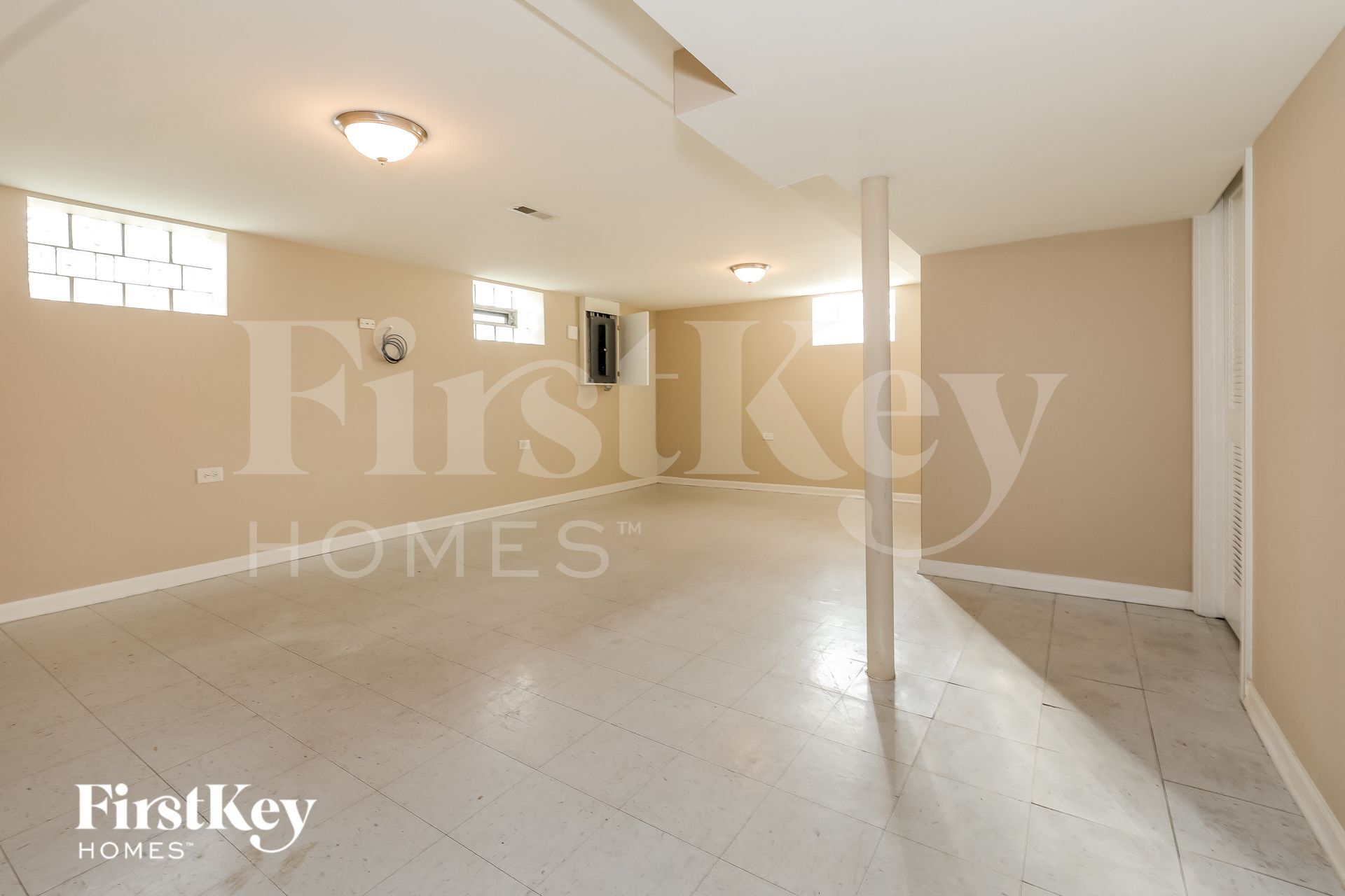 Building Photo - 461 Clyde Ave