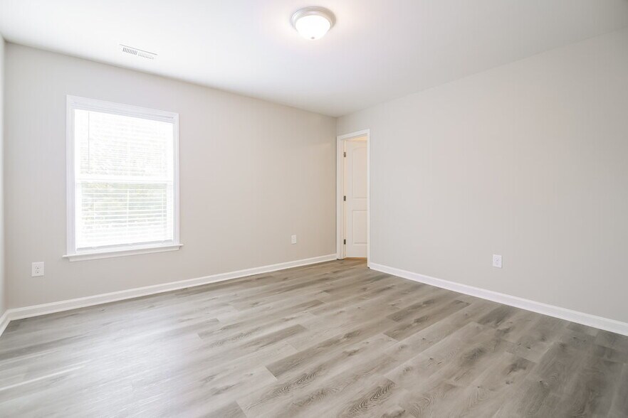 Building Photo - 1308 Hosmer Ct
