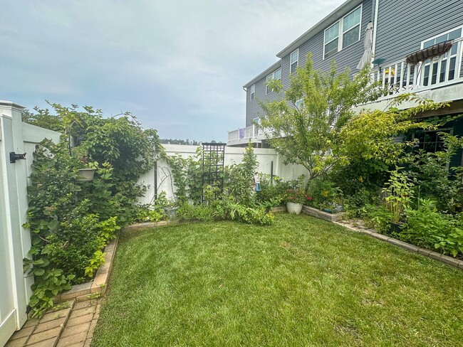 Building Photo - Village Oaks Townhome 3bed/2.5Bath