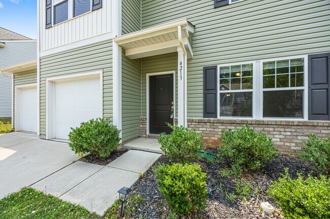 Building Photo - 4213 Stockbrook Dr