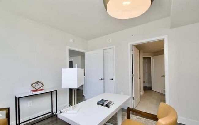 Building Photo - 2 Bedroom 2 Bathroom Modern Condo at The Lexicon, NoMa Neighborhood, Modern Appliances, Covered P...