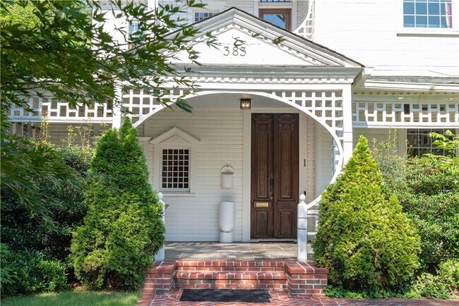 Building Photo - 383 Park Ave SE