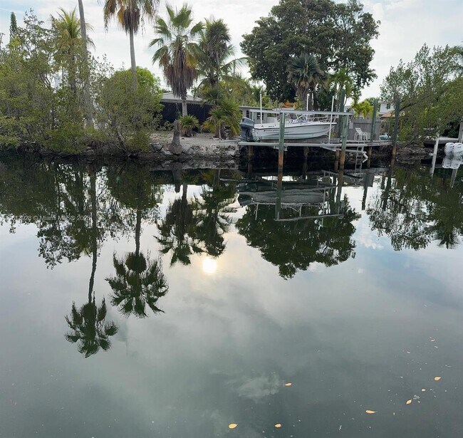 Building Photo - 1301 Grouper Dr