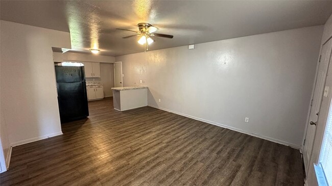 Building Photo - 2389 W Dumble St