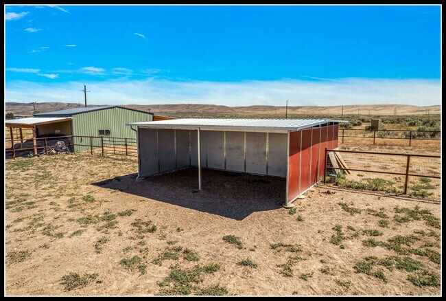 Building Photo - 3 Acre Horse Ranch & Home Rental SE Boise ...