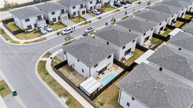 Building Photo - 1396 NW 3rd St