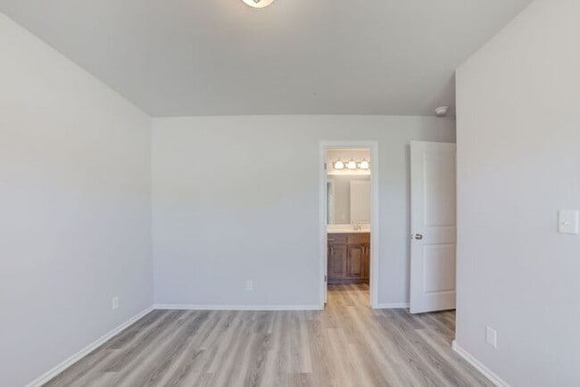 Building Photo - 4/2.5/2 New Construction Home!