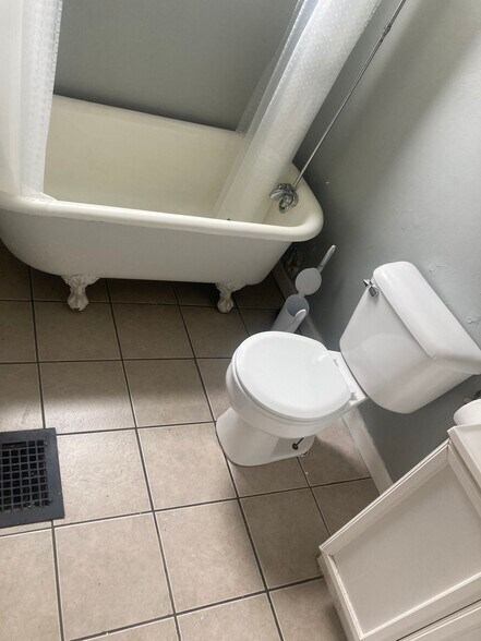 Building Photo - 4233 Meramec St