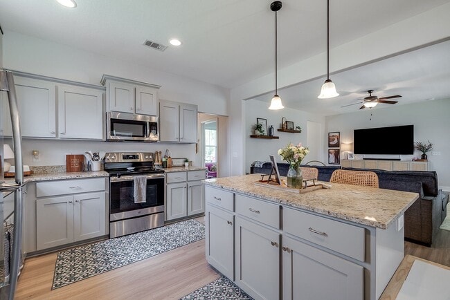 Building Photo - 106 Cobbleton Dr
