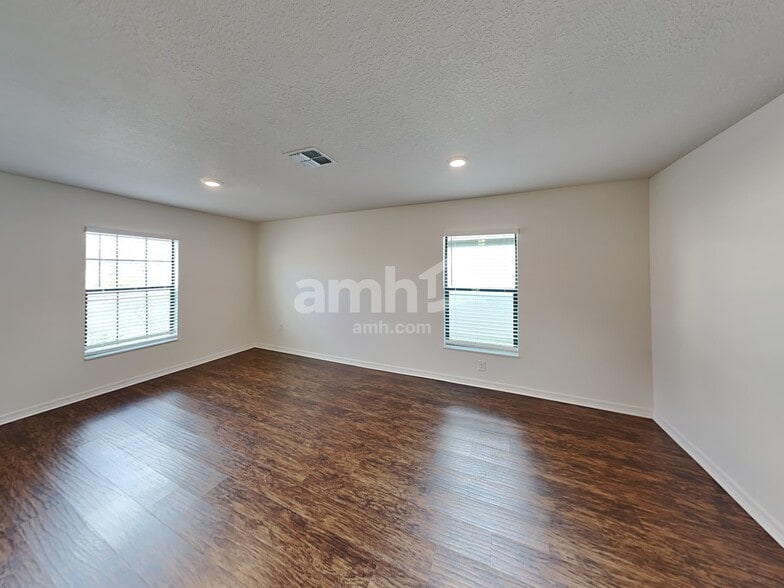 Building Photo - 823 Chatham Walk Dr