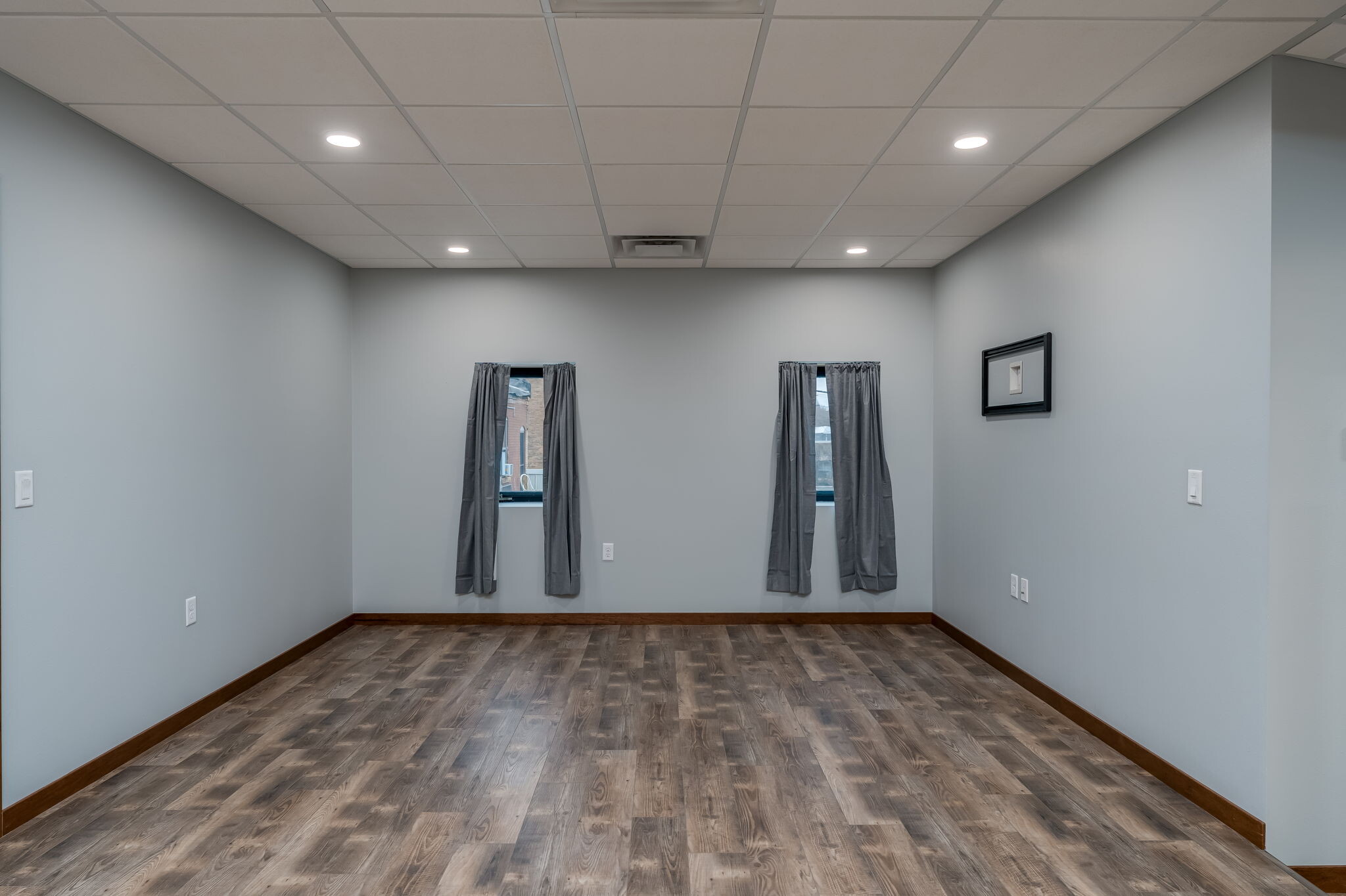 Family Room - 513 N Riverfront Dr