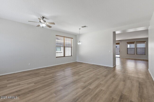 Building Photo - 18391 W Stinson Dr