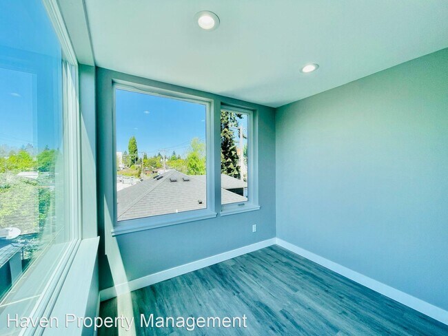Building Photo - 2 br, 2.5 bath House - 9220 35th Ave SW  -...