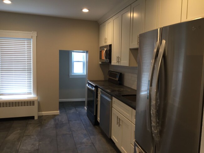 Building Photo - Just renovated 3 bed 2 bath home in emmaus.