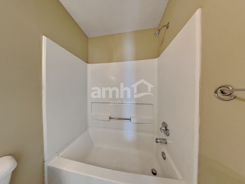 Building Photo - 10628 Glenayr Dr