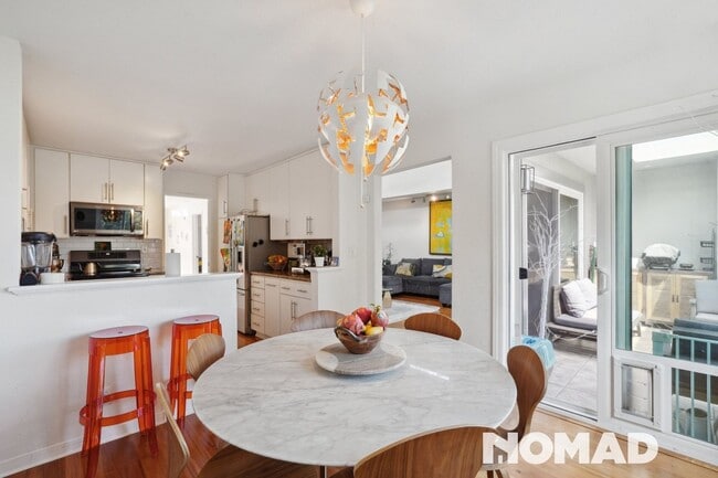 Building Photo - Inviting 4BR Urban Oasis in Central SF – V...