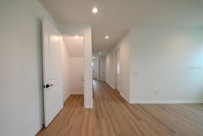 Building Photo - 1895 Pinecliff Dr