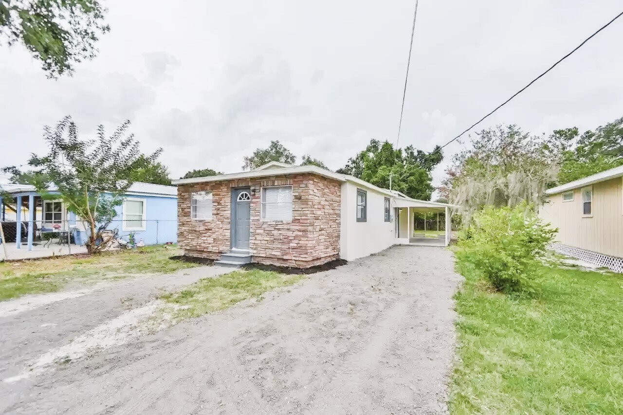 Front with Driveway - 2203 Cochran St