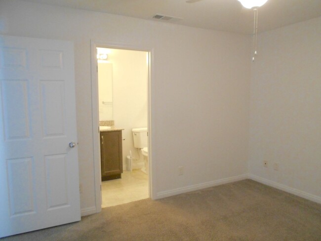 Building Photo - Invited 3 Bedroom Home In Vegas!