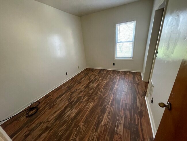 bedroom - 19 Trust St
