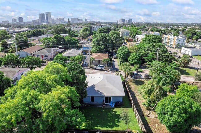 Building Photo - 901 20th St