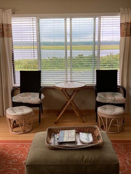 Living Room with view - 275 North End Blvd