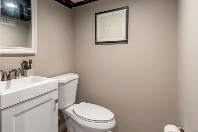 Building Photo - Fantastic 3bd/1.5ba home! Let yourself in!