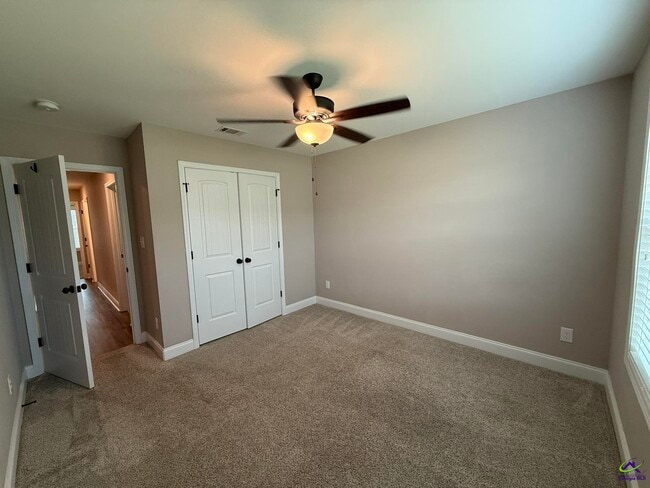 Building Photo - 313 Creek Ridge Dr