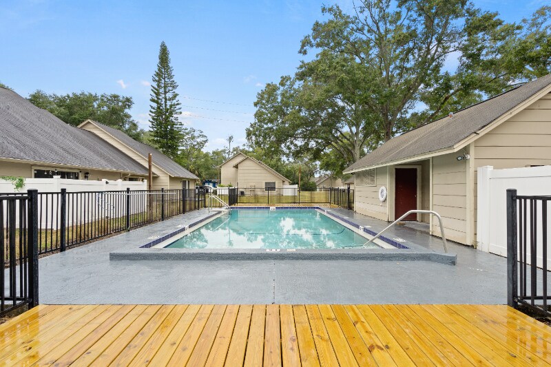 Building Photo - 2550 W Bird St