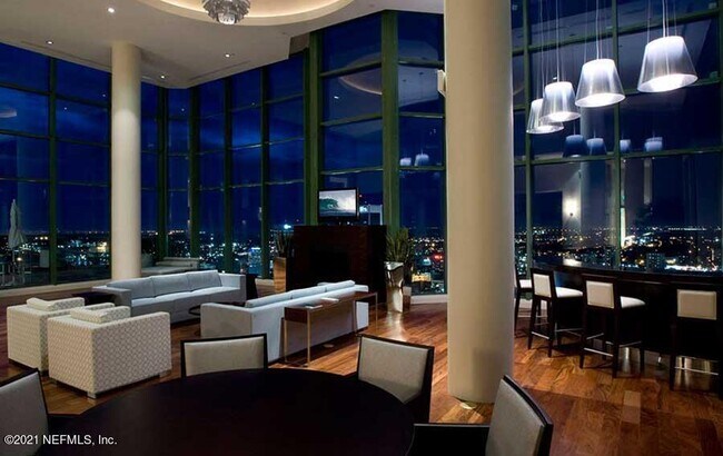 Building Photo - 1431 Riverplace Blvd