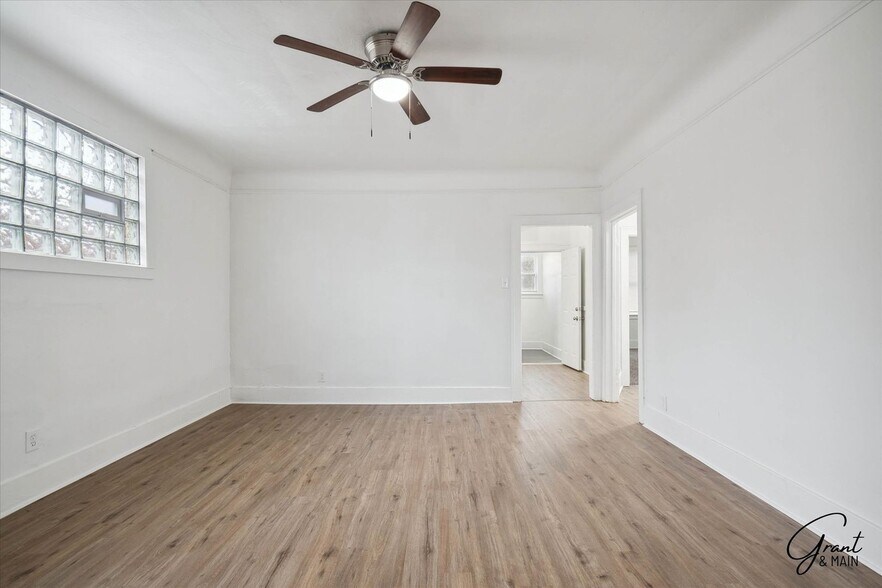 Building Photo - 2433/2435 Pasadena St. -  Missouri Residential Rentals LLC