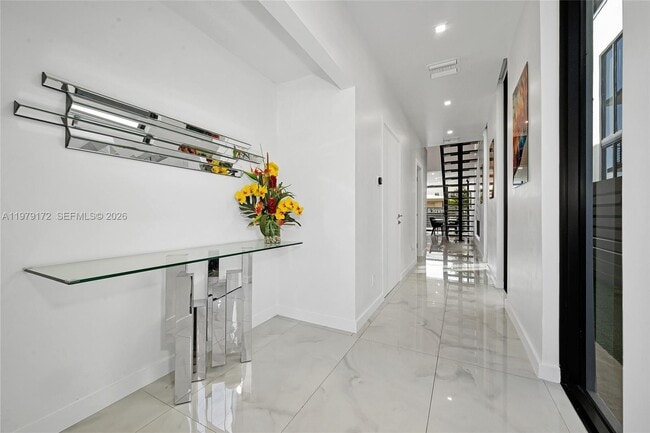 Building Photo - 2516 NE 21st St