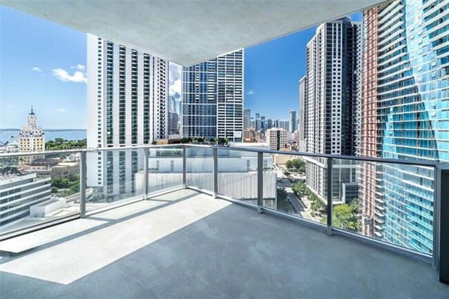 Building Photo - 851 NE 1st Ave