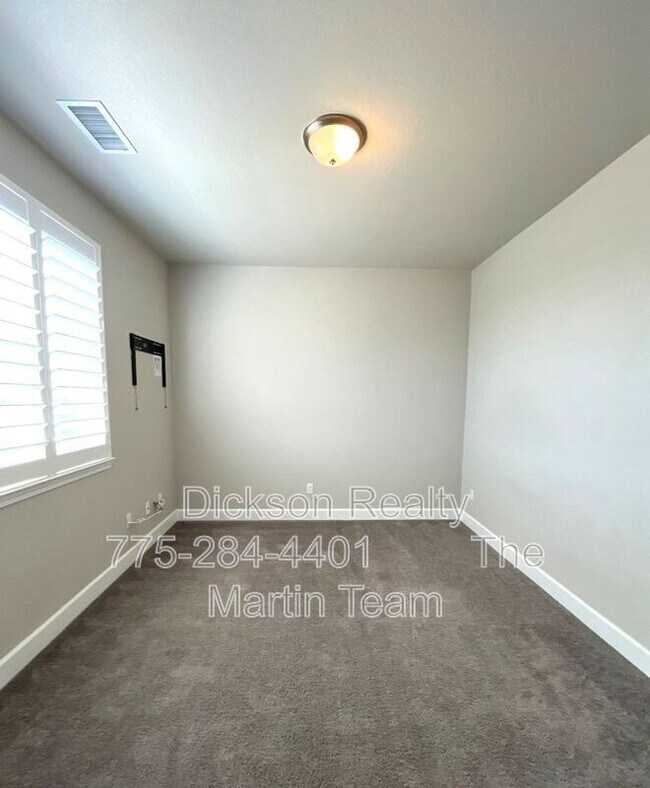 Building Photo - 2025 Elk Falls Way