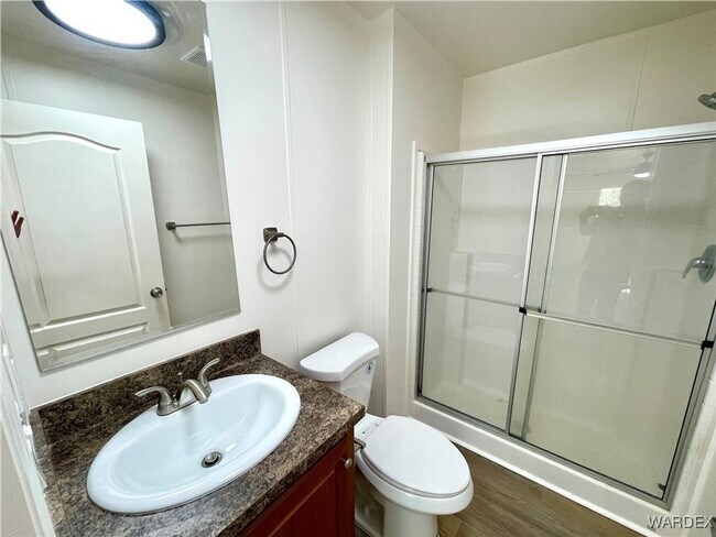 Building Photo - Move In Ready-3 Bedroom 2 Bath -