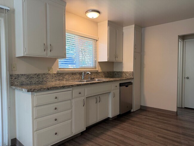 Building Photo - 3629 El Camino Ave