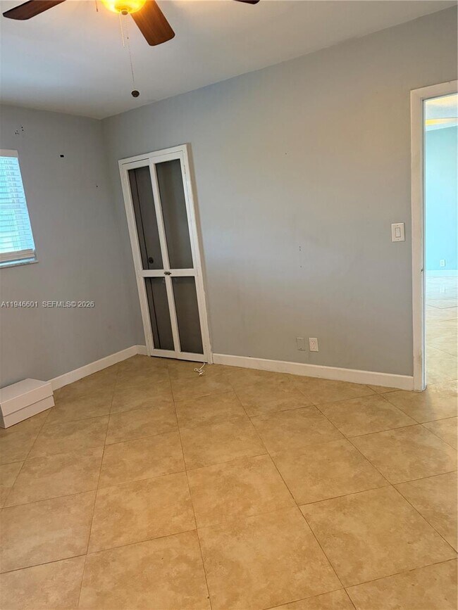 Building Photo - 3212 NE 10th St